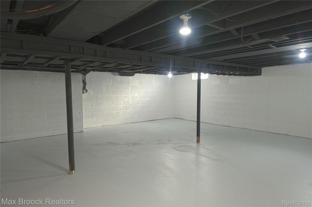 23645 W Newell Circle, Farmington, MI 48336