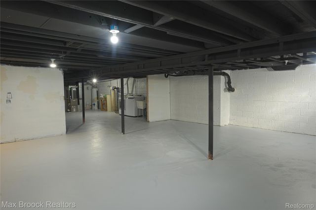 23645 W Newell Circle, Farmington, MI 48336