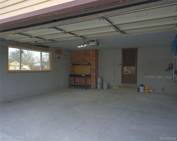 23645 W Newell Circle, Farmington, MI 48336