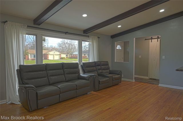 23645 W Newell Circle, Farmington, MI 48336