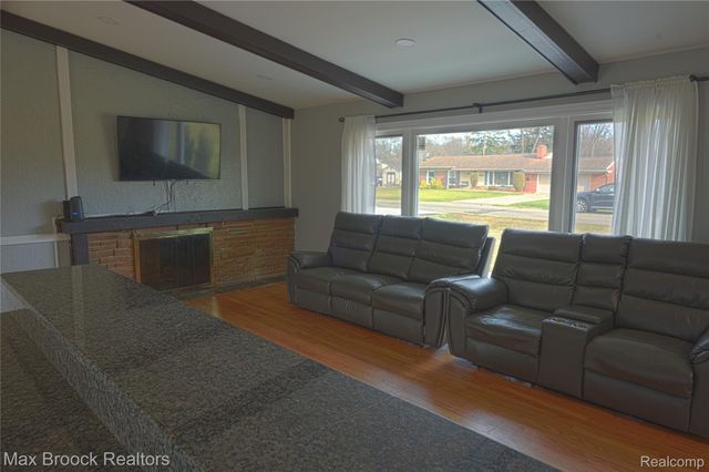 23645 W Newell Circle, Farmington, MI 48336