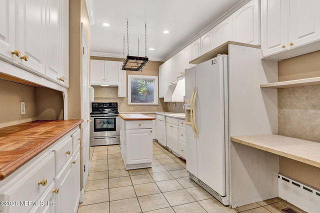 4250 DAVINCI Avenue, Jacksonville, FL 32210