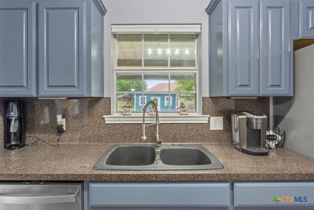 1406 Golf Course Road, Gatesville, TX 76528