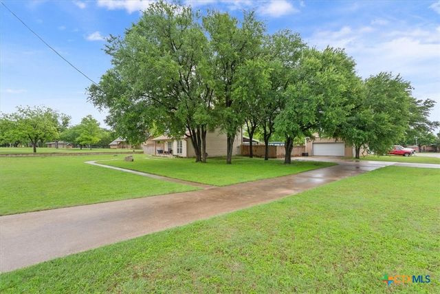 1406 Golf Course Road, Gatesville, TX 76528