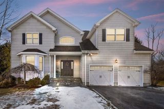 5 Stephans Court, Baldwin Place, NY 10505
