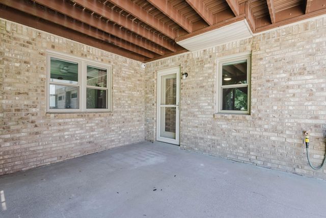 2913 Summerfield Drive, Lexington, KY 40511