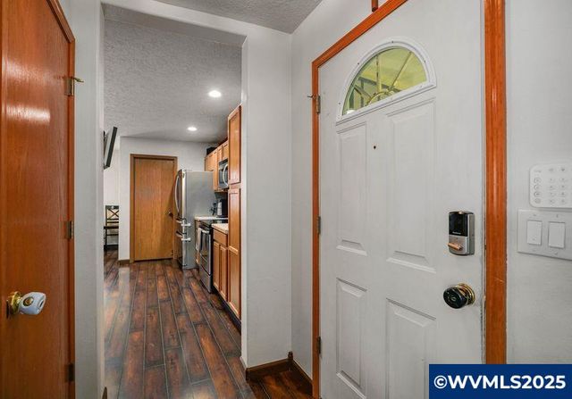 4820 Rebecca St NE, Salem, OR 97305