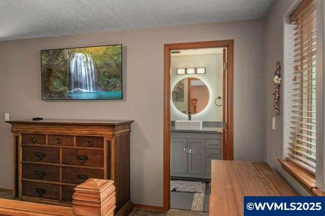 4820 Rebecca St NE, Salem, OR 97305