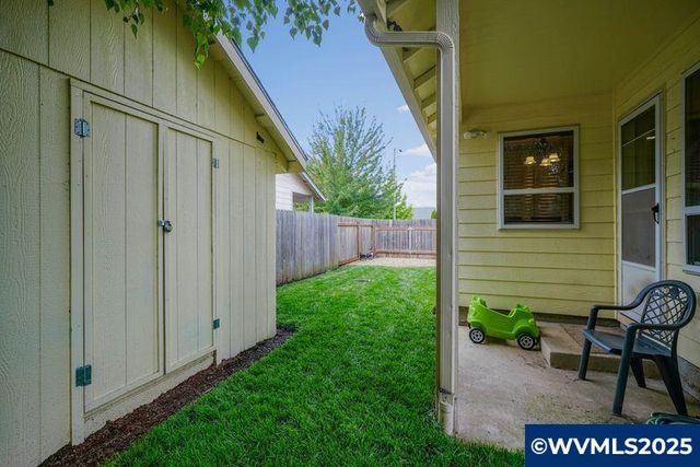 4820 Rebecca St NE, Salem, OR 97305