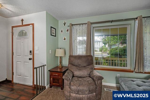 4820 Rebecca St NE, Salem, OR 97305