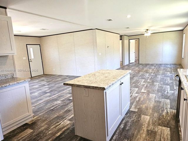 881 Woodland Blvd, Clewiston, FL 33440