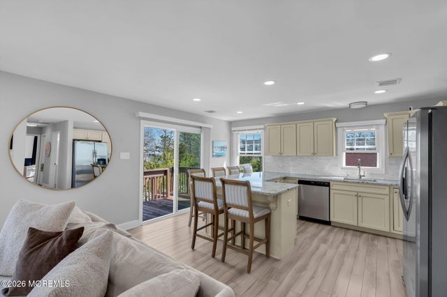 130 Bay Avenue, Island Heights, NJ 08732