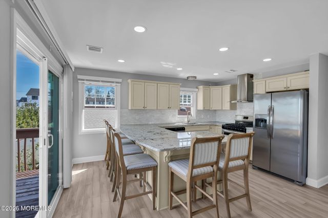 130 Bay Avenue, Island Heights, NJ 08732
