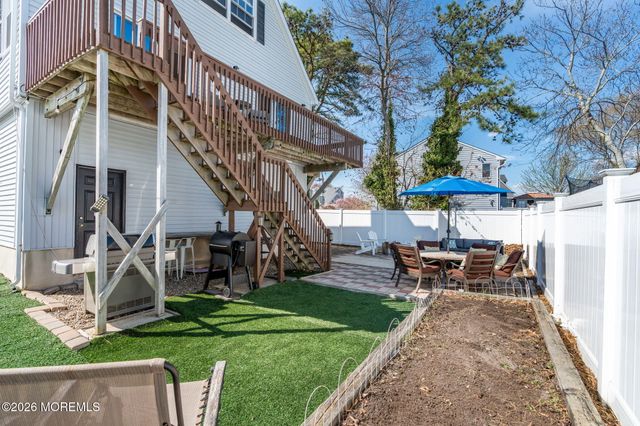 130 Bay Avenue, Island Heights, NJ 08732