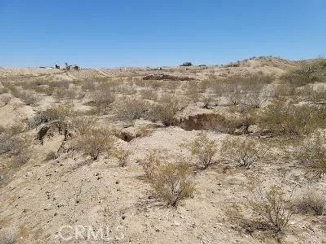 8 Henderson, Barstow, CA 92311