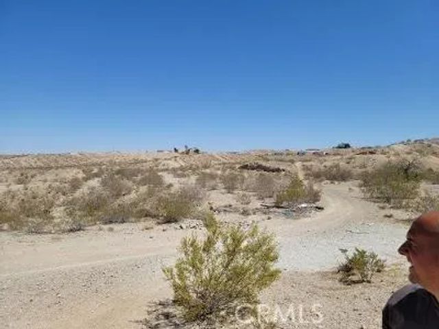 8 Henderson, Barstow, CA 92311