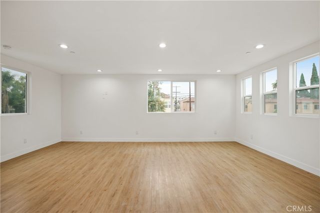 449 N Heliotrope Drive, Los Angeles, CA 90004