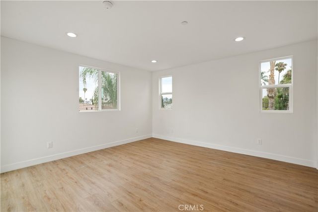 449 N Heliotrope Drive, Los Angeles, CA 90004