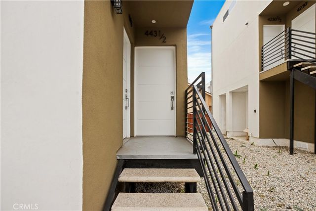 449 N Heliotrope Drive, Los Angeles, CA 90004
