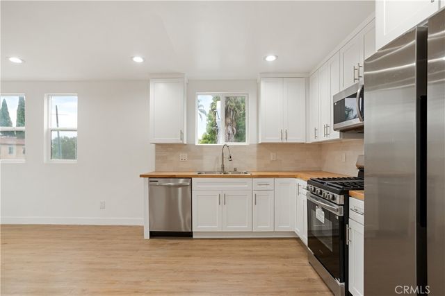 449 N Heliotrope Drive, Los Angeles, CA 90004
