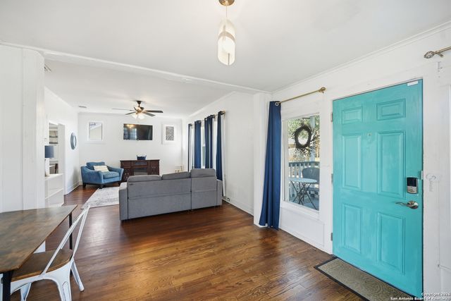 314 Queen Anne Ct, San Antonio, TX 78209