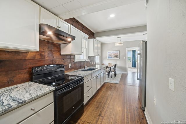 314 Queen Anne Ct, San Antonio, TX 78209