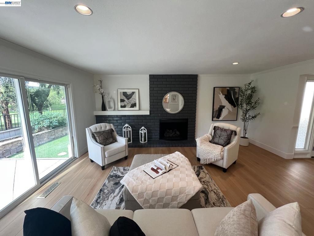 Image 7 of property listing at 597 Saint George Rd, Danville, CA 94526