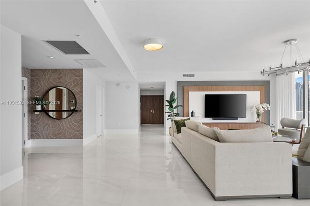 330 Sunny Isles Blvd 5-LPH04, Sunny Isles Beach, FL 33160