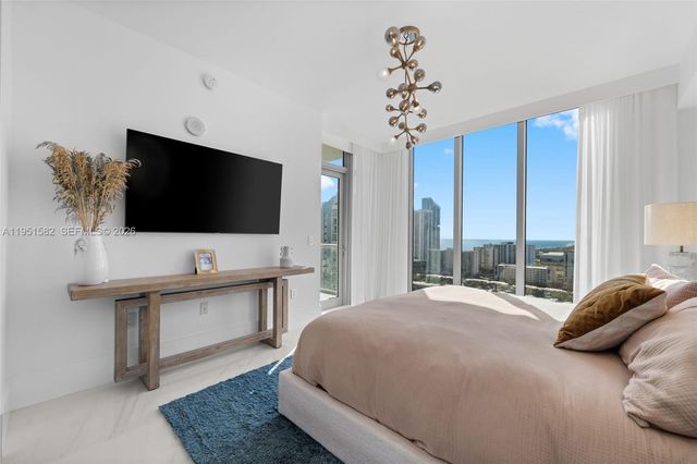 330 Sunny Isles Blvd 5-LPH04, Sunny Isles Beach, FL 33160