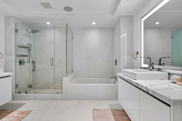 330 Sunny Isles Blvd 5-LPH04, Sunny Isles Beach, FL 33160