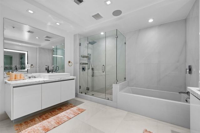 330 Sunny Isles Blvd 5-LPH04, Sunny Isles Beach, FL 33160