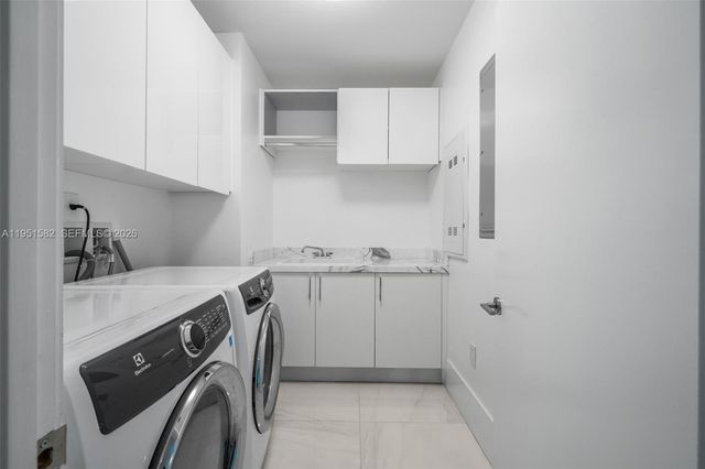 330 Sunny Isles Blvd 5-LPH04, Sunny Isles Beach, FL 33160