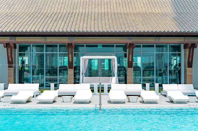 330 Sunny Isles Blvd 5-LPH04, Sunny Isles Beach, FL 33160