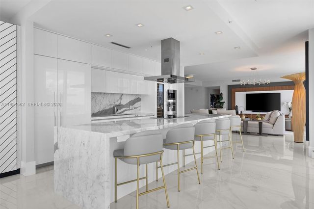 330 Sunny Isles Blvd 5-LPH04, Sunny Isles Beach, FL 33160