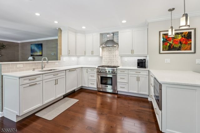 17 Steeple Chase Ct, Bedminster Twp., NJ 07921