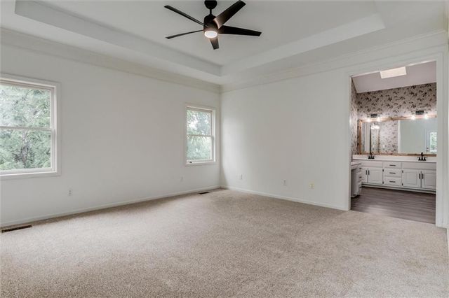 6001 Hallet Street, Shawnee, KS 66216