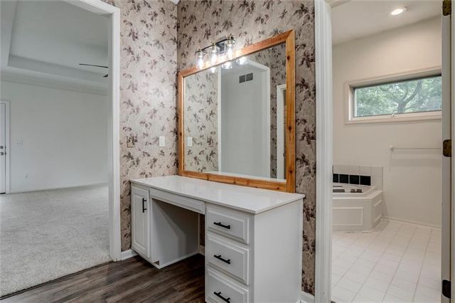 6001 Hallet Street, Shawnee, KS 66216
