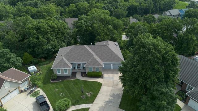 6001 Hallet Street, Shawnee, KS 66216