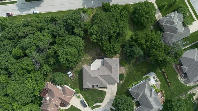 6001 Hallet Street, Shawnee, KS 66216