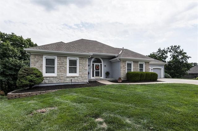 6001 Hallet Street, Shawnee, KS 66216