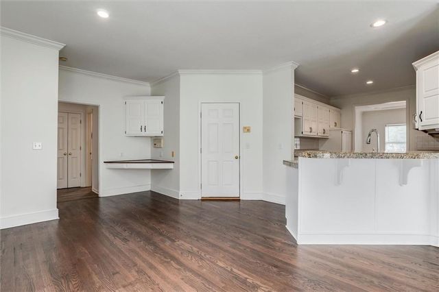 6001 Hallet Street, Shawnee, KS 66216