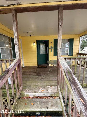 3906 Old Mobile Avenue, Pascagoula, MS 39581