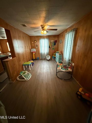 3906 Old Mobile Avenue, Pascagoula, MS 39581