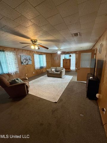 3906 Old Mobile Avenue, Pascagoula, MS 39581