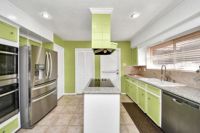 12203 Wrenthorpe Drive, Houston, TX 77031