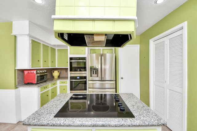 12203 Wrenthorpe Drive, Houston, TX 77031