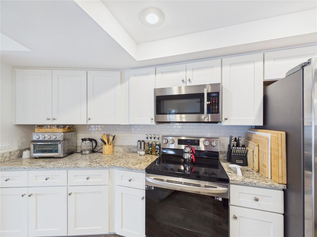 Image 13 of property listing at 16004 EAGLE RIVER WAY, Tampa, FL 33624