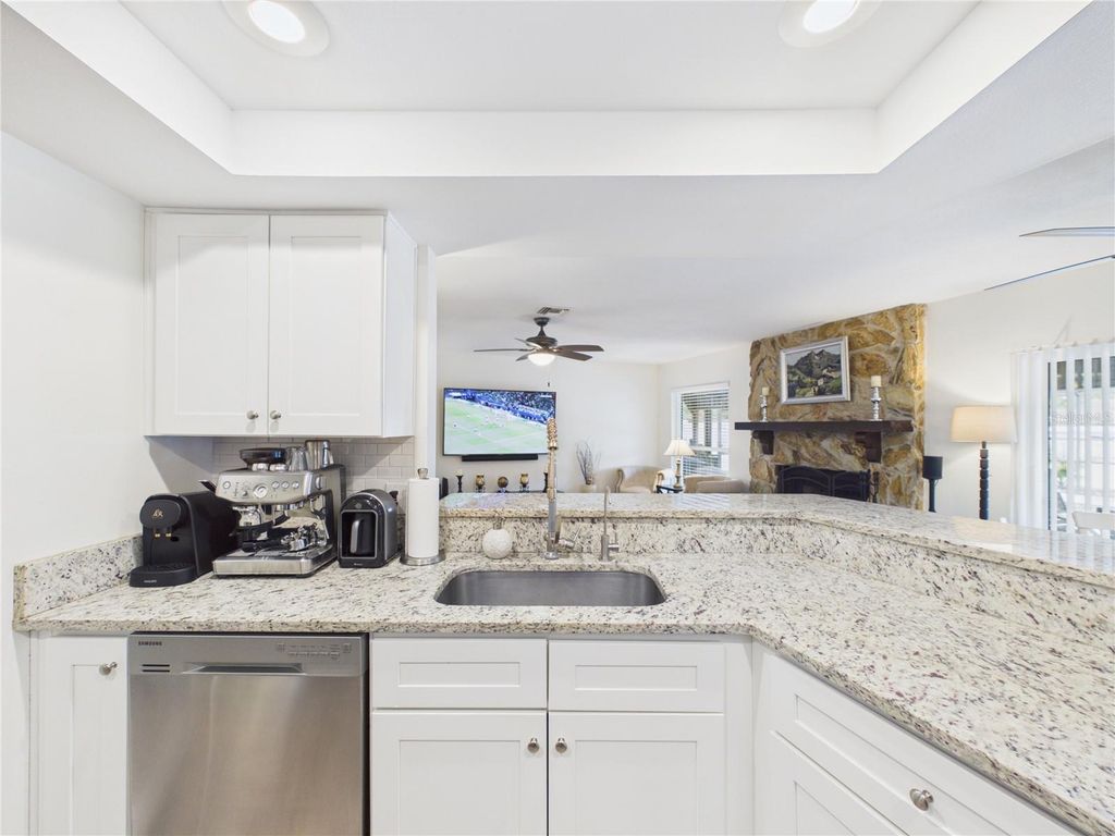 Image 14 of property listing at 16004 EAGLE RIVER WAY, Tampa, FL 33624