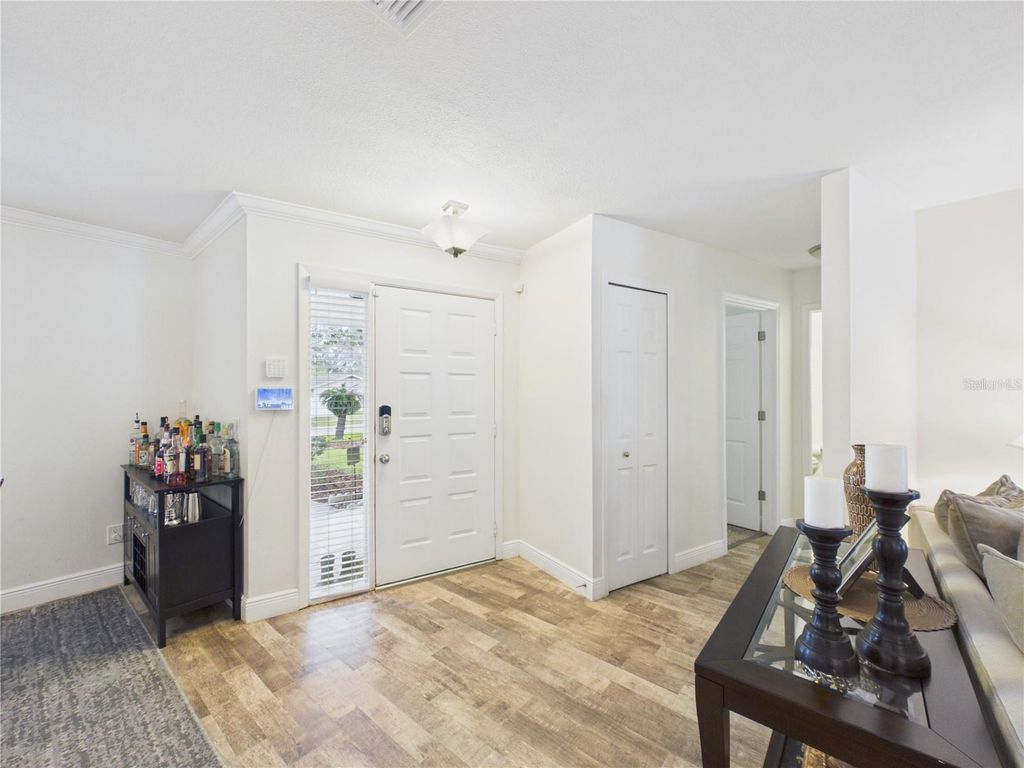 Image 3 of property listing at 16004 EAGLE RIVER WAY, Tampa, FL 33624