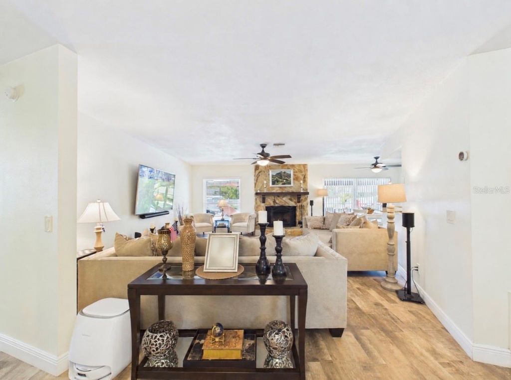 Image 4 of property listing at 16004 EAGLE RIVER WAY, Tampa, FL 33624